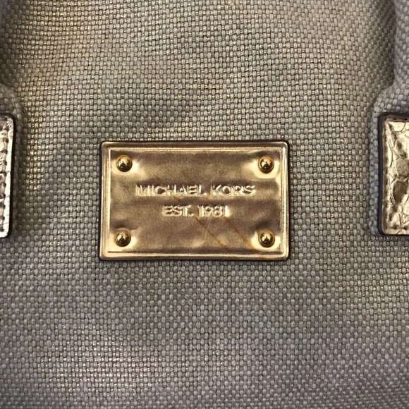 MICHAEL KORS GOLD TOTE - Picture 3 of 7